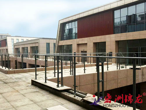 藍(lán)思科技園鋅鋼護(hù)欄項(xiàng)目