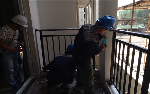 現(xiàn)場(chǎng)安裝施工