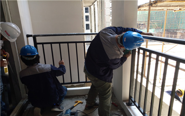 現(xiàn)場(chǎng)安裝施工