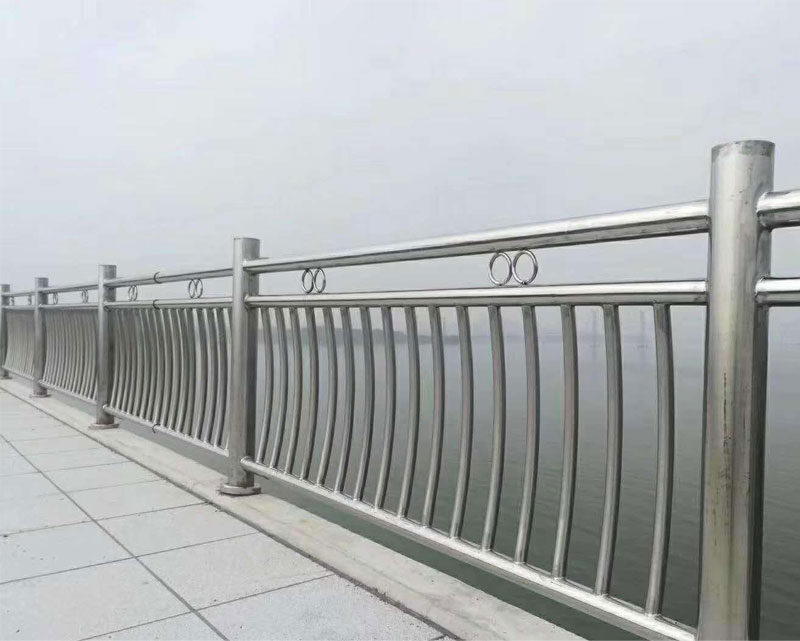 不銹鋼橋梁欄桿實(shí)拍