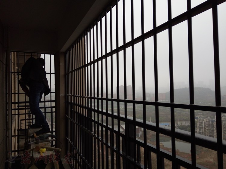 南京工程鋅鋼護(hù)欄價(jià)格多少