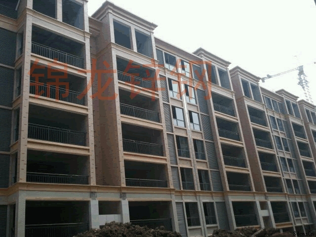 常德市澧縣小區(qū)黑色鋅鋼陽(yáng)臺(tái)護(hù)欄客戶應(yīng)用案例