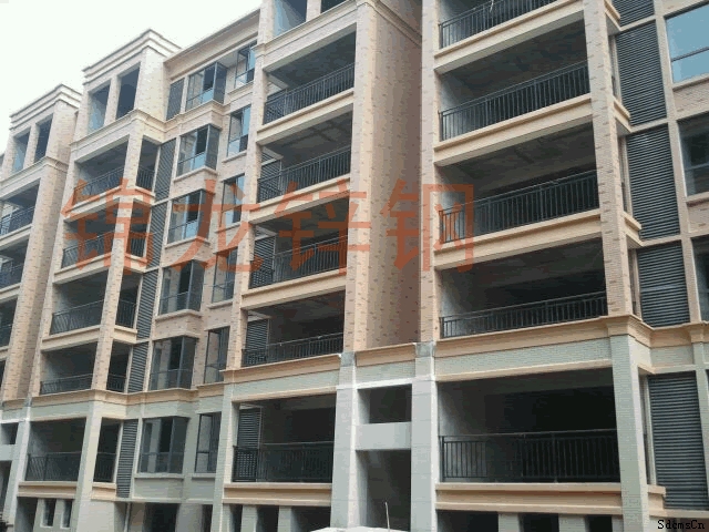 常德市澧縣小區(qū)黑色鋅鋼陽(yáng)臺(tái)護(hù)欄客戶應(yīng)用案例