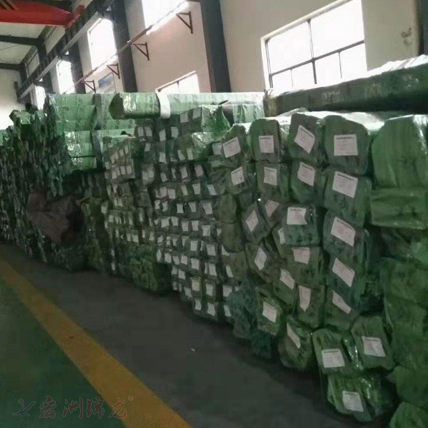 鋅鋼型材待備貨區(qū)