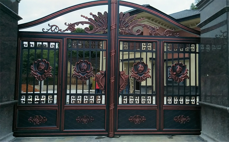 定制鋁藝大門(mén)