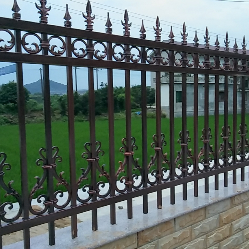 農(nóng)村別墅鋅鋼圍欄護(hù)欄真實(shí)案例