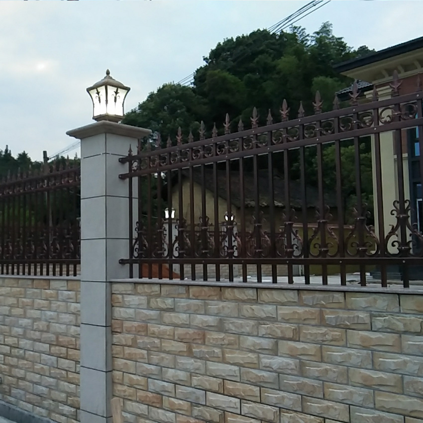 農(nóng)村別墅獨院鋅鋼圍欄實拍二