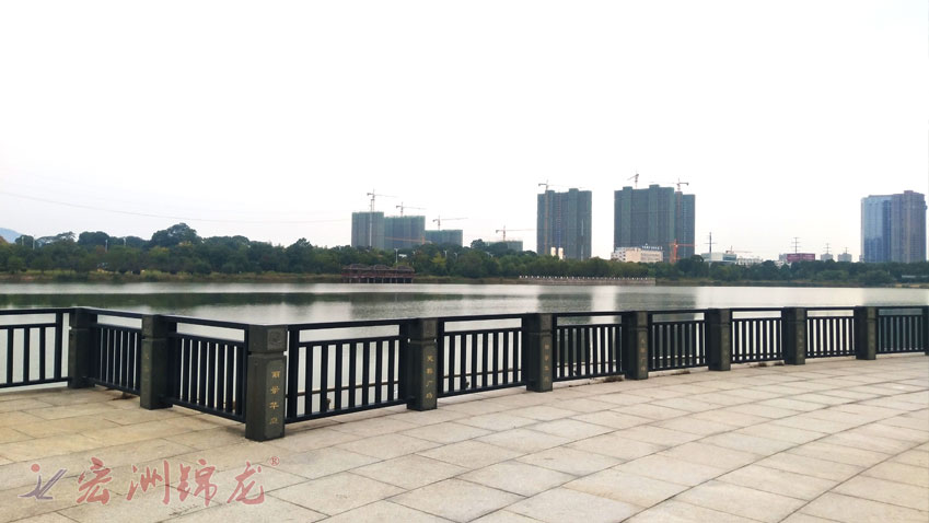 長沙斑馬湖公園景觀鋅鋼護欄案例 長沙斑馬湖公園景觀鋅鋼護欄案例