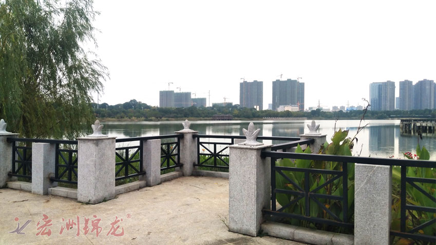 長沙斑馬湖公園景觀鋅鋼護欄案例 長沙斑馬湖公園景觀鋅鋼護欄案例
