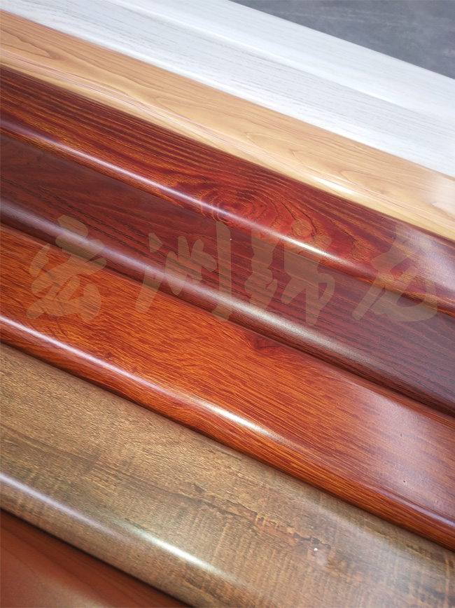 宏洲錦龍木紋系陽臺護欄型材實拍