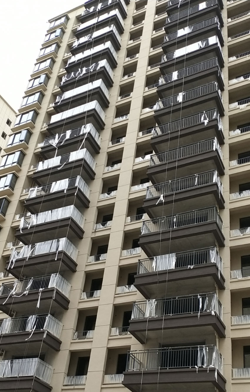 未拆裝的常德市工程鋅鋼陽臺護欄實拍