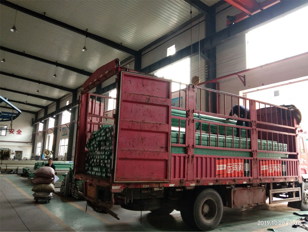 鋅鋼護欄生產(chǎn)廠家的老師傅