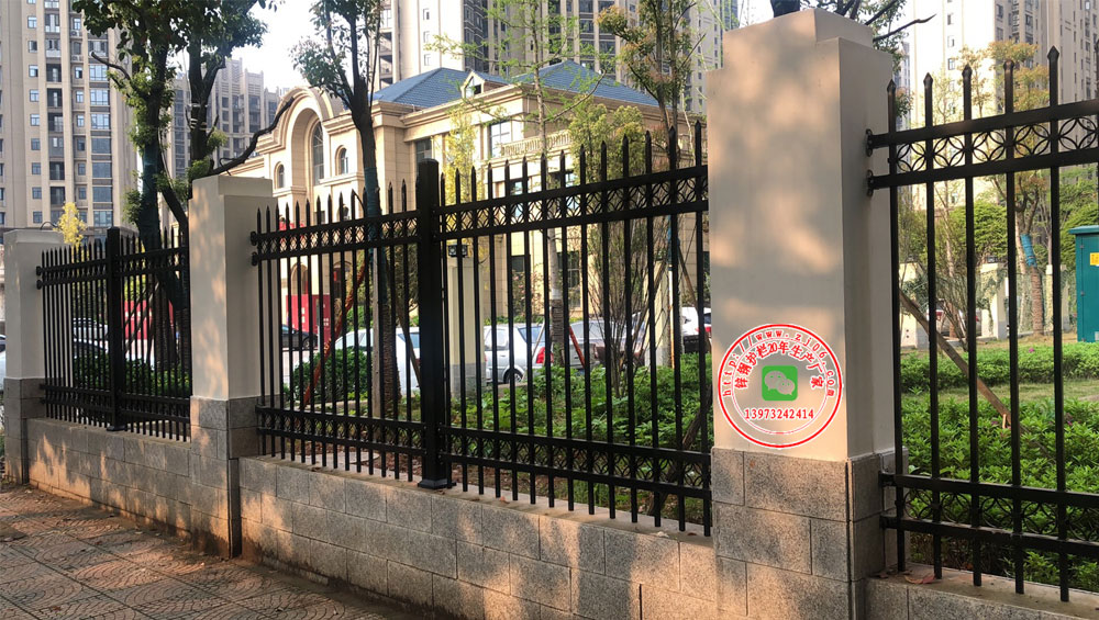 湘潭黃總工程鋅鋼圍欄安裝實(shí)拍圖