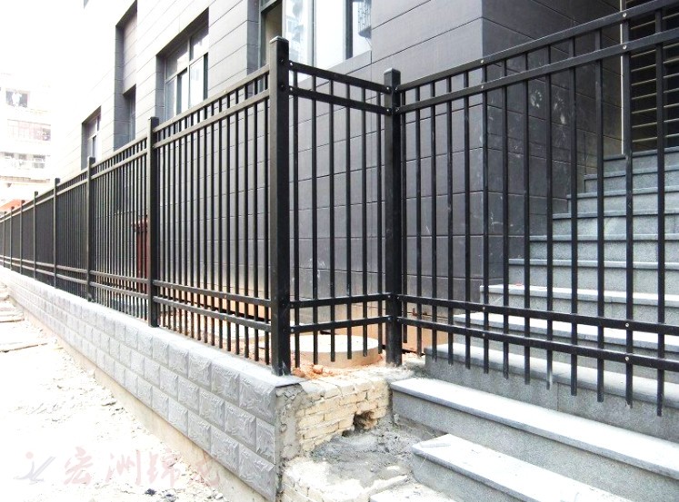 直接從鋅鋼圍欄廠家購(gòu)買(mǎi)需要注意什么